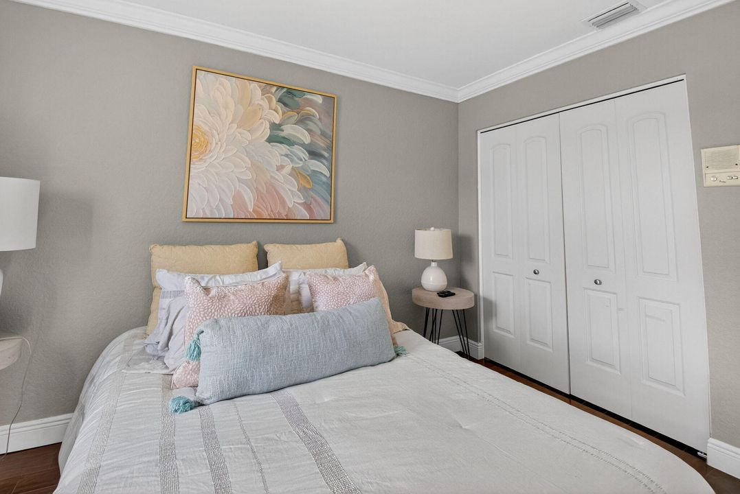 Activo con contrato: $689,000 (3 camas, 2 baños, 1985 Pies cuadrados)