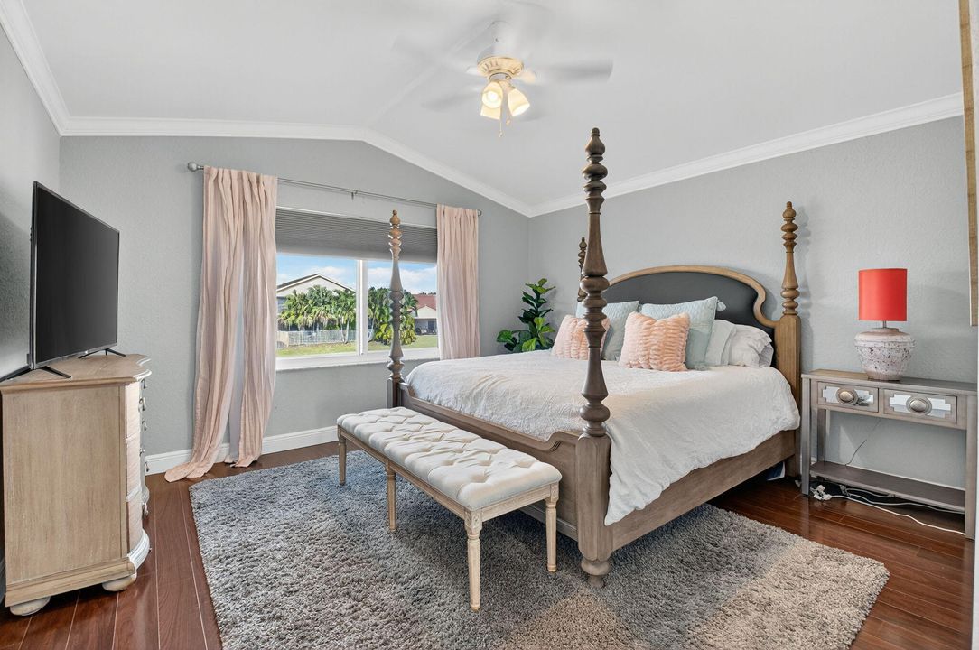 Activo con contrato: $689,000 (3 camas, 2 baños, 1985 Pies cuadrados)