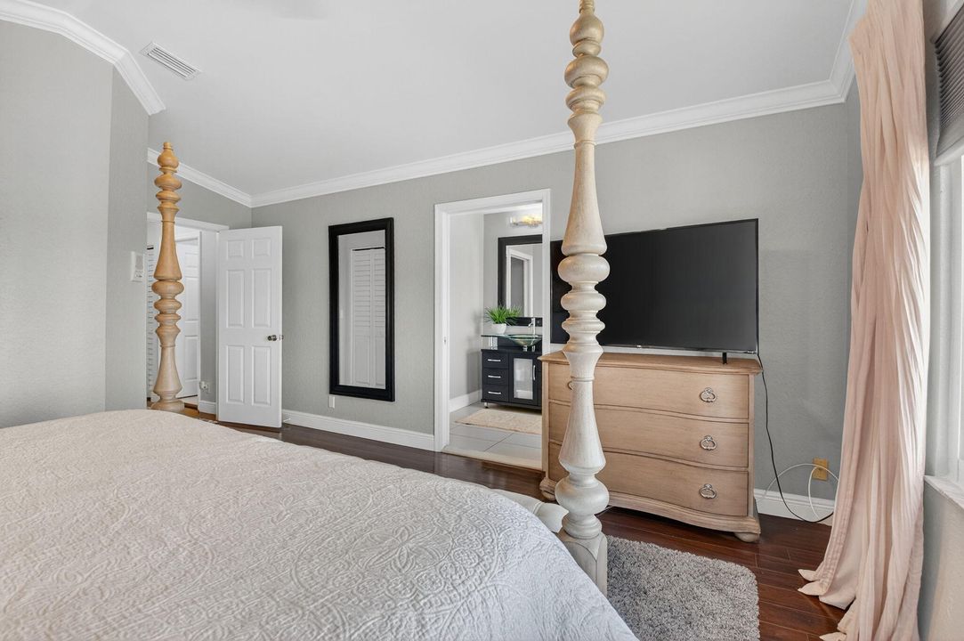 Activo con contrato: $689,000 (3 camas, 2 baños, 1985 Pies cuadrados)