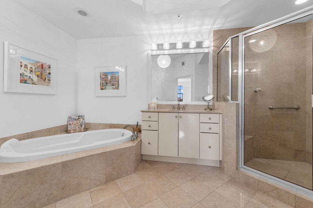 На продажу: $3,000,000 (2 спален, 2 ванн, 2156 Квадратных фут)