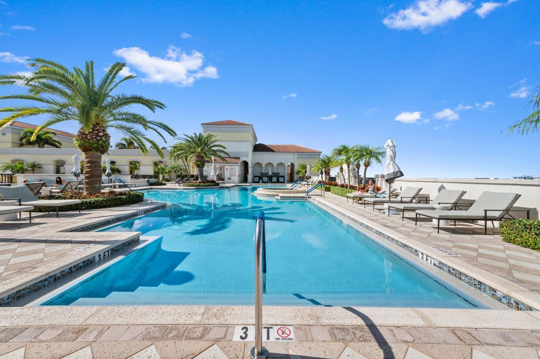 На продажу: $3,000,000 (2 спален, 2 ванн, 2156 Квадратных фут)