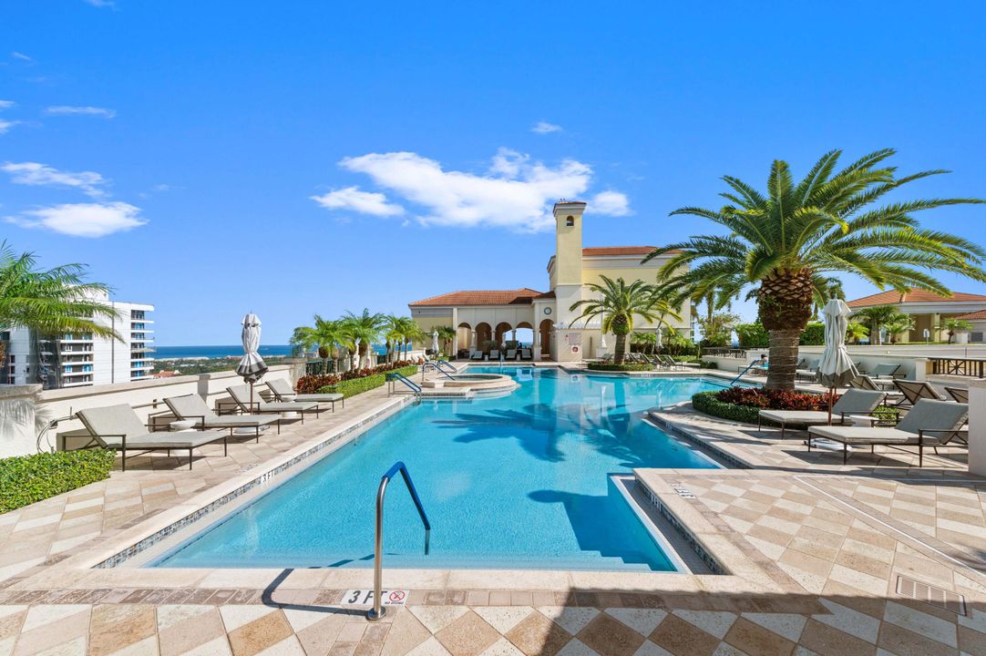 На продажу: $3,000,000 (2 спален, 2 ванн, 2156 Квадратных фут)