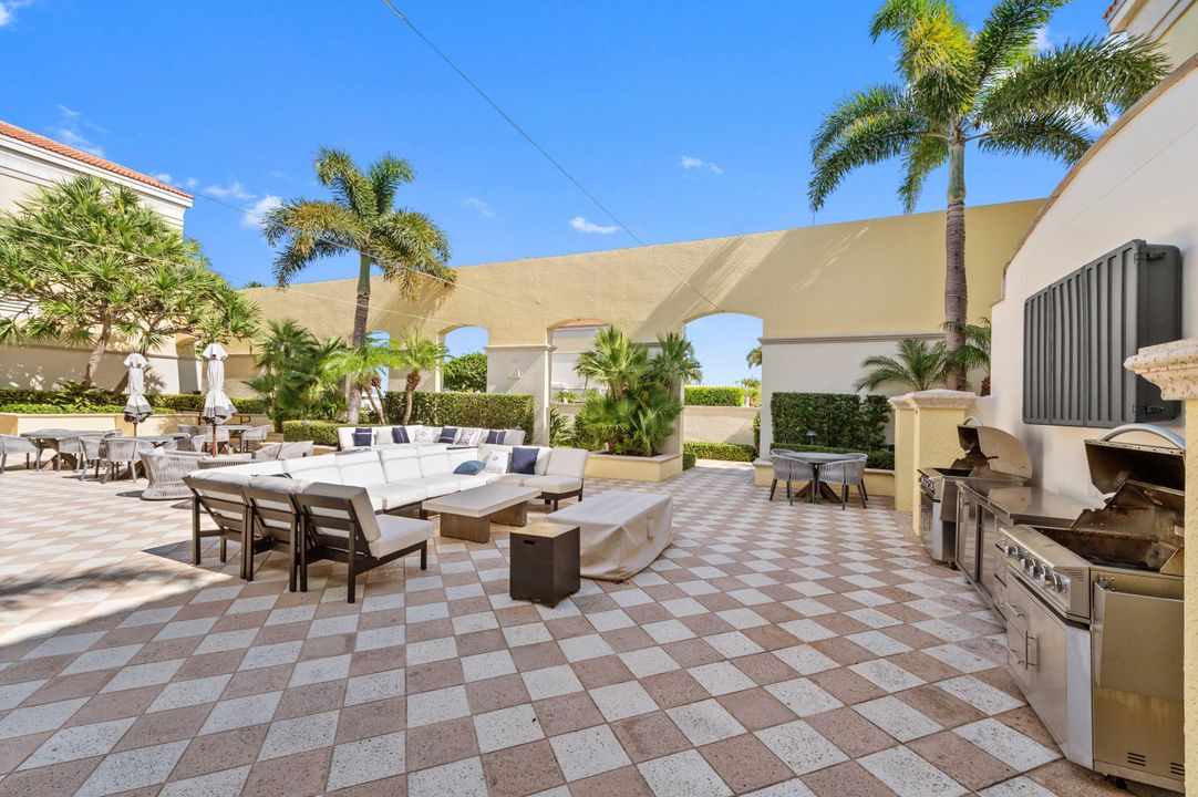 На продажу: $3,000,000 (2 спален, 2 ванн, 2156 Квадратных фут)