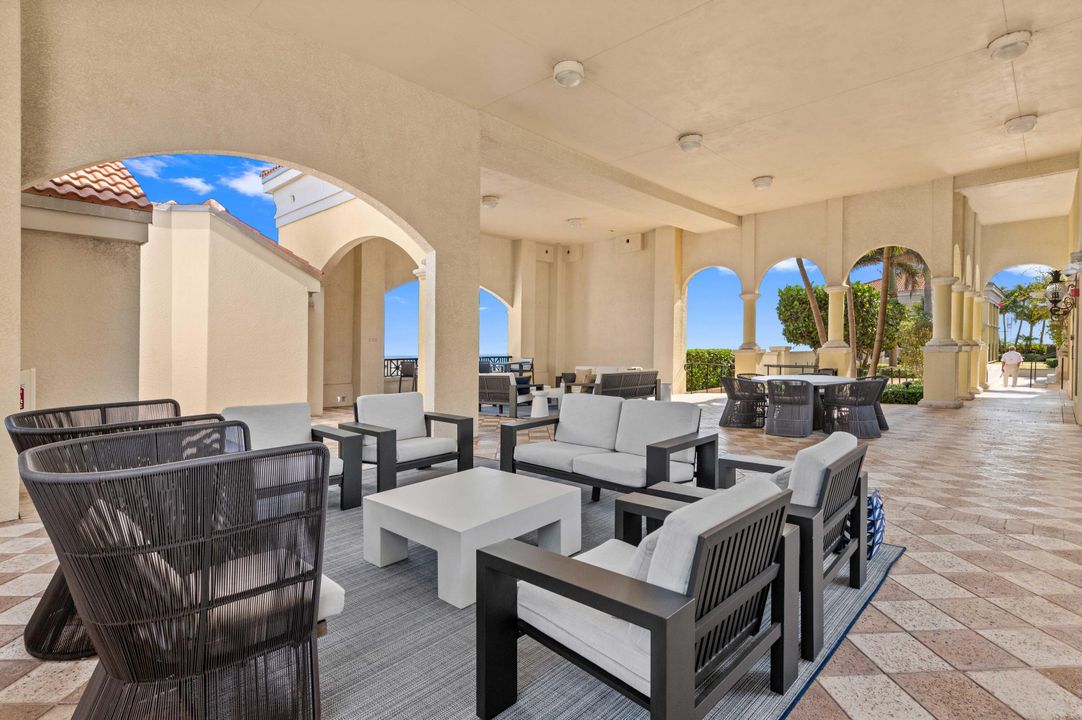 На продажу: $3,000,000 (2 спален, 2 ванн, 2156 Квадратных фут)