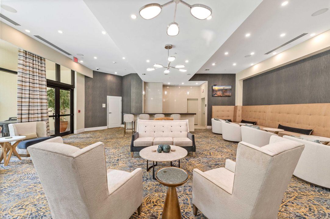 На продажу: $3,000,000 (2 спален, 2 ванн, 2156 Квадратных фут)