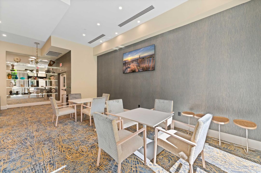 На продажу: $3,000,000 (2 спален, 2 ванн, 2156 Квадратных фут)