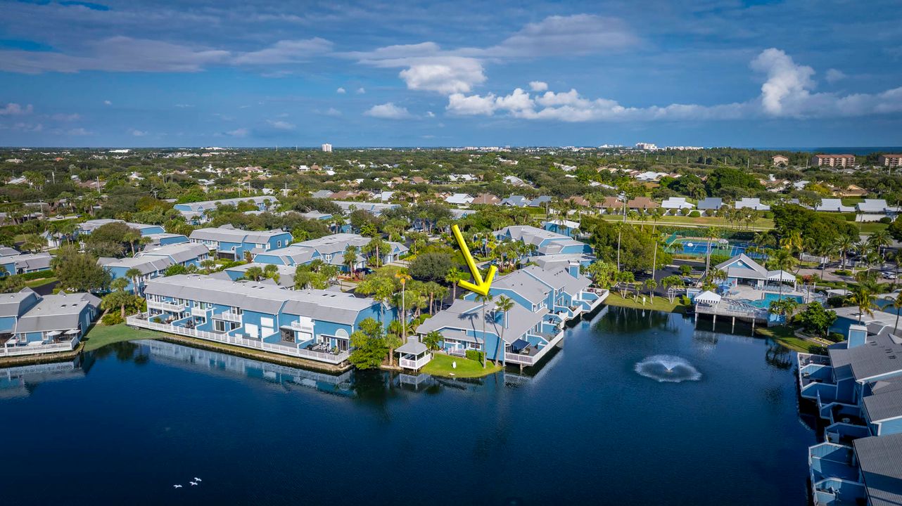 Под контрактом: $415,000 (3 спален, 2 ванн, 1329 Квадратных фут)