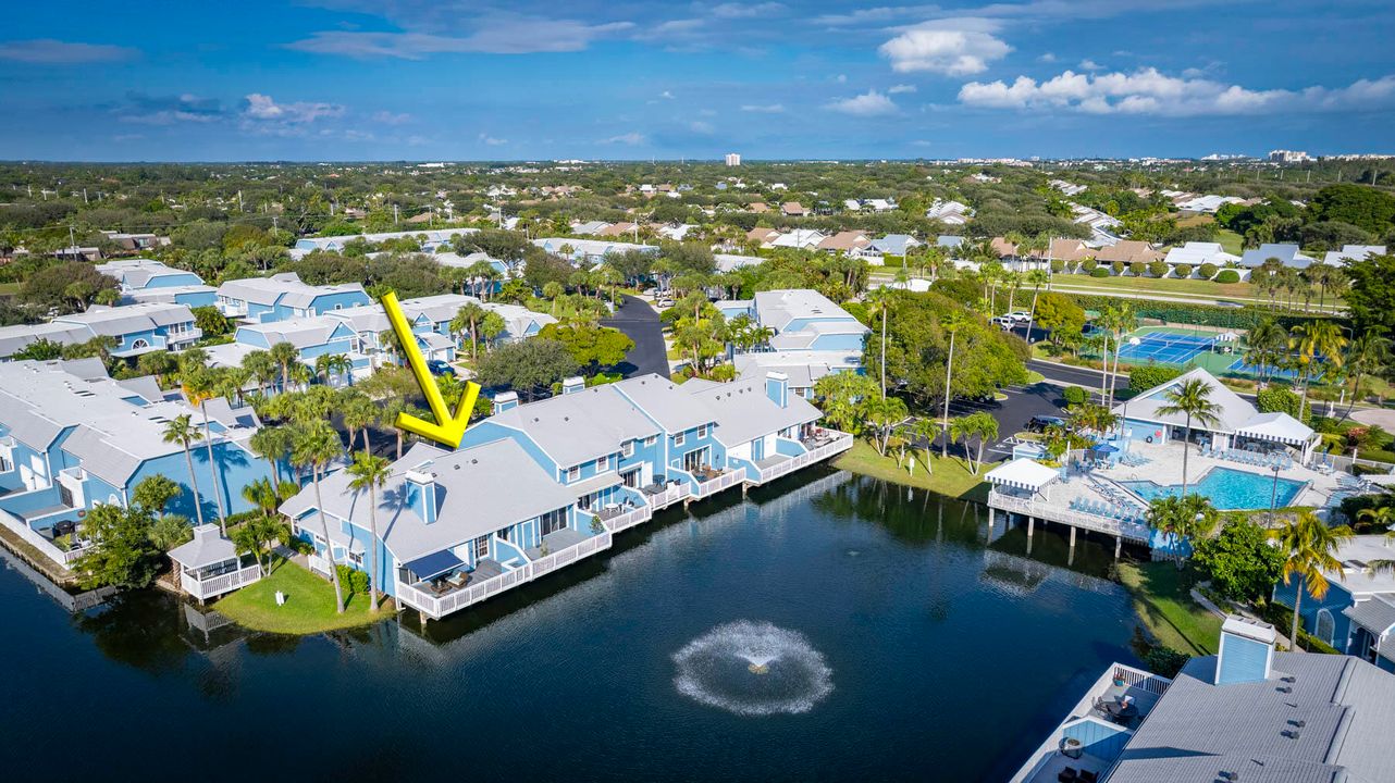 Под контрактом: $415,000 (3 спален, 2 ванн, 1329 Квадратных фут)