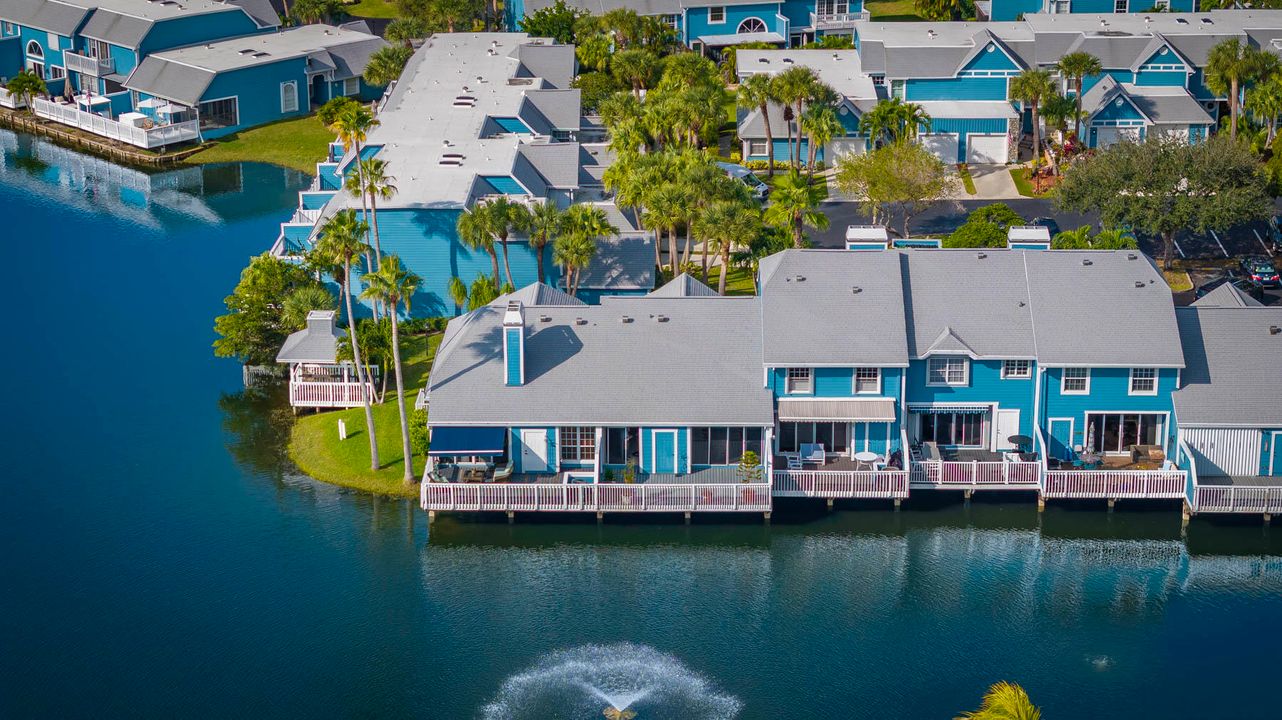 Под контрактом: $415,000 (3 спален, 2 ванн, 1329 Квадратных фут)