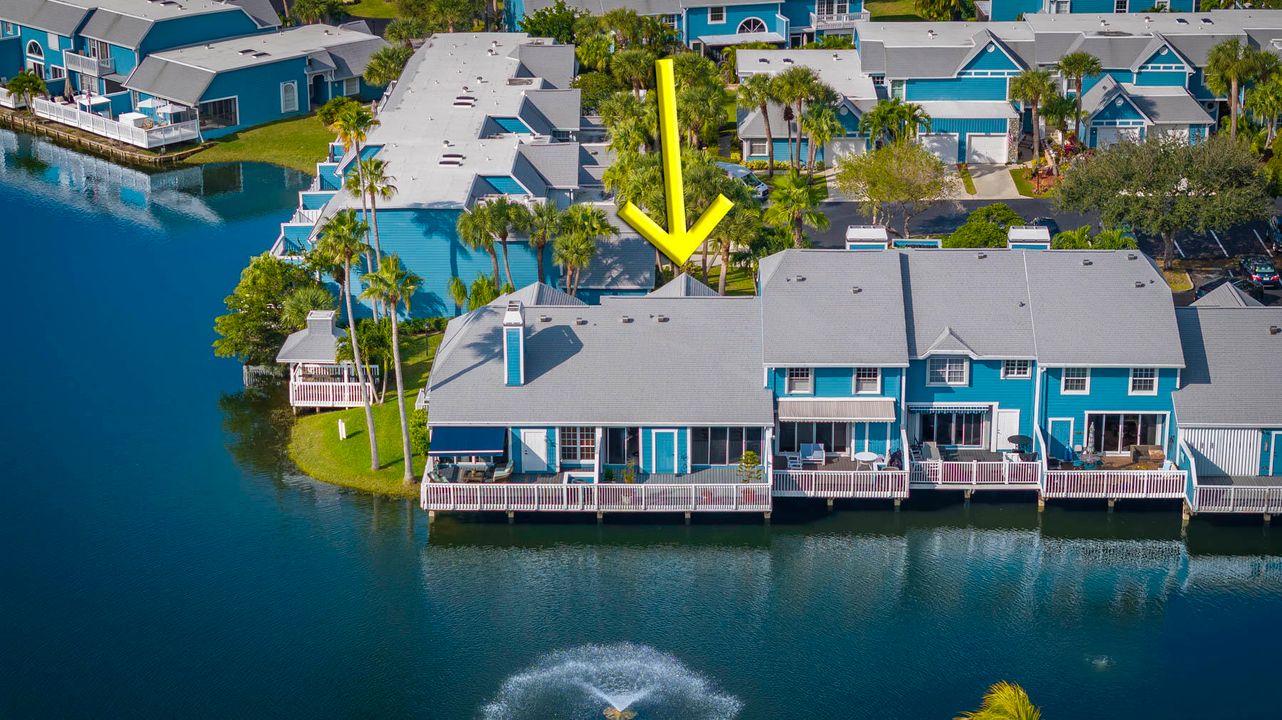 Под контрактом: $415,000 (3 спален, 2 ванн, 1329 Квадратных фут)