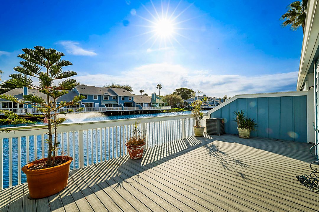 Под контрактом: $415,000 (3 спален, 2 ванн, 1329 Квадратных фут)