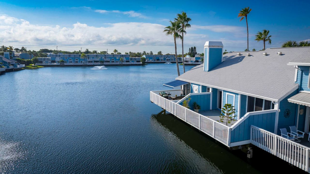 Под контрактом: $415,000 (3 спален, 2 ванн, 1329 Квадратных фут)