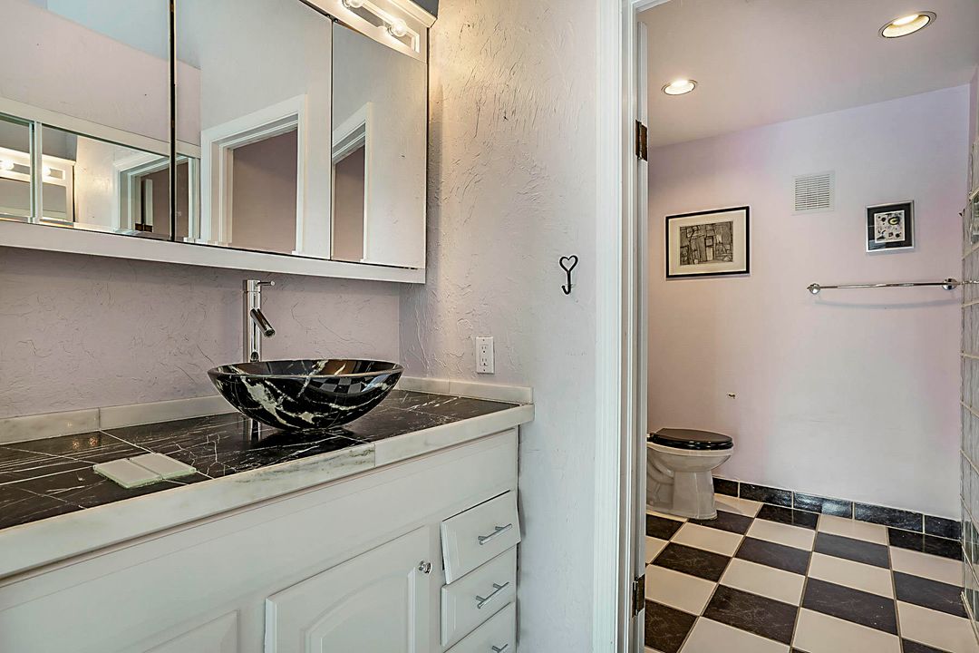 Под контрактом: $415,000 (3 спален, 2 ванн, 1329 Квадратных фут)