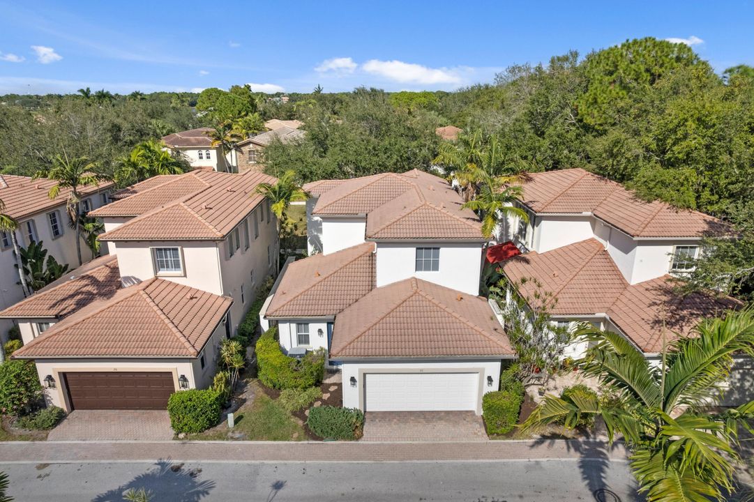 For Sale: $875,000 (3 beds, 3 baths, 2235 Square Feet)