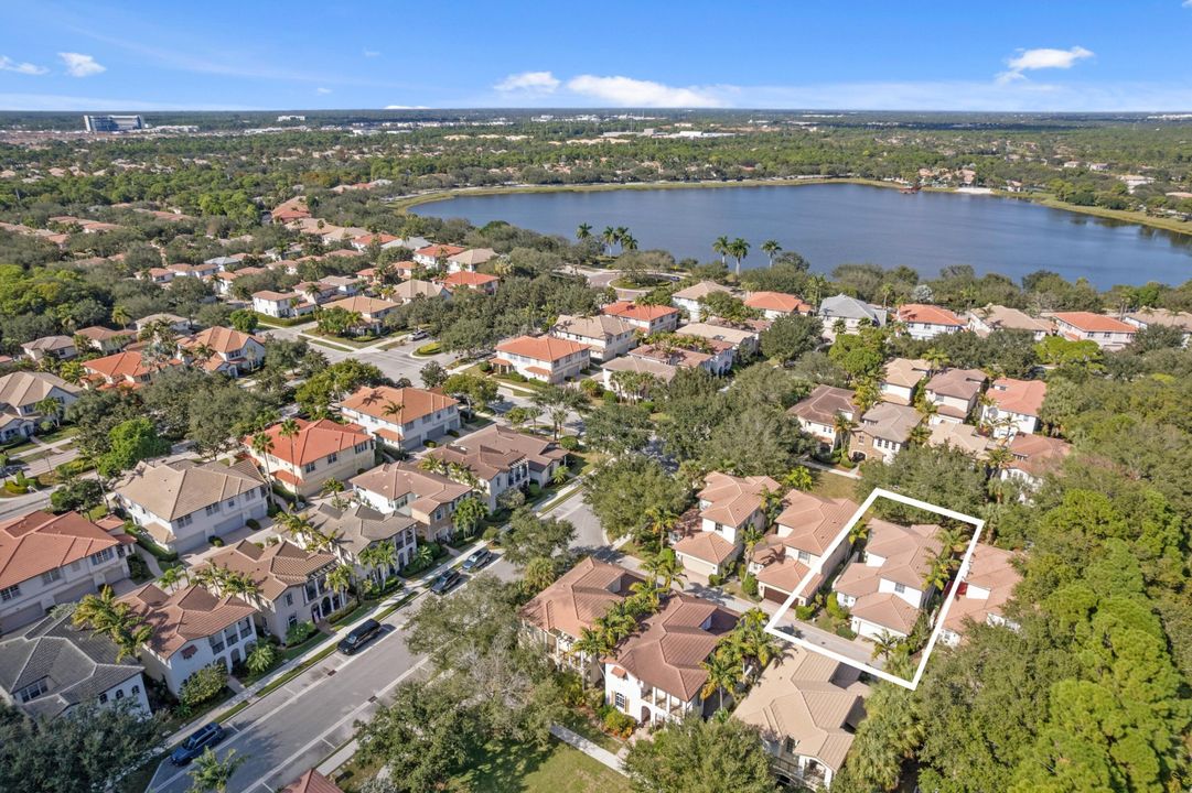 For Sale: $875,000 (3 beds, 3 baths, 2235 Square Feet)