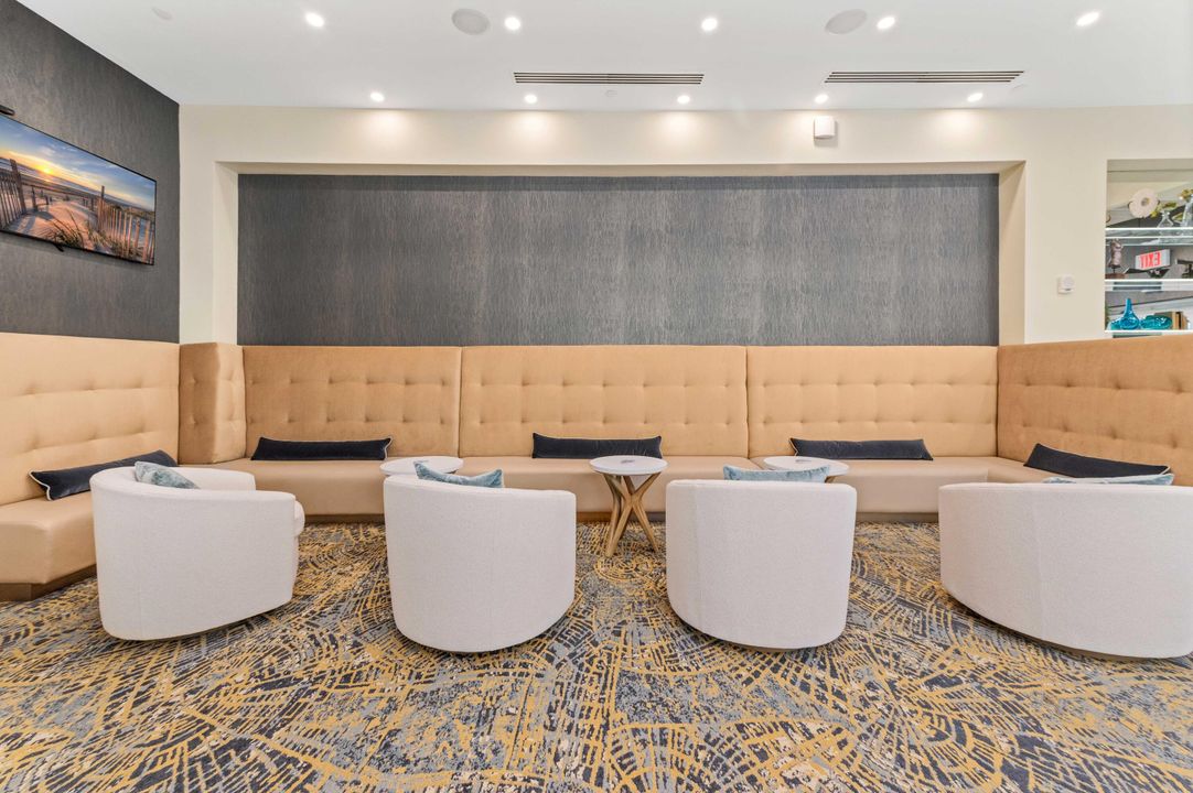 На продажу: $3,000,000 (2 спален, 2 ванн, 2156 Квадратных фут)