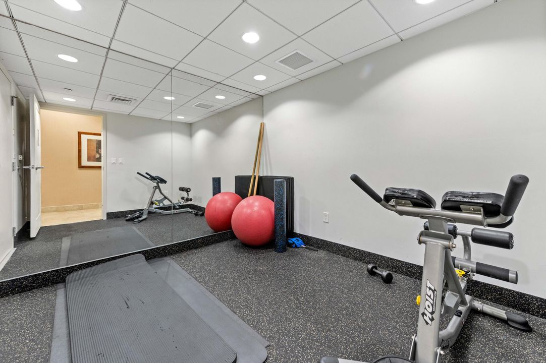 На продажу: $3,000,000 (2 спален, 2 ванн, 2156 Квадратных фут)