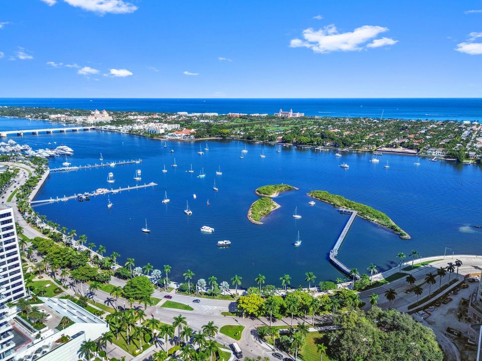 На продажу: $3,000,000 (2 спален, 2 ванн, 2156 Квадратных фут)