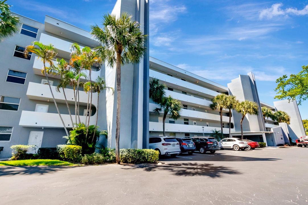 For Sale: $245,500 (2 beds, 2 baths, 1300 Square Feet)