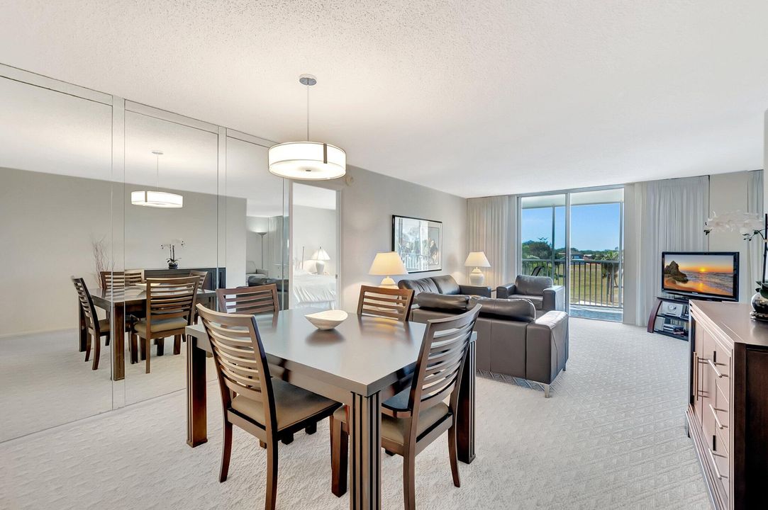 For Sale: $245,500 (2 beds, 2 baths, 1300 Square Feet)