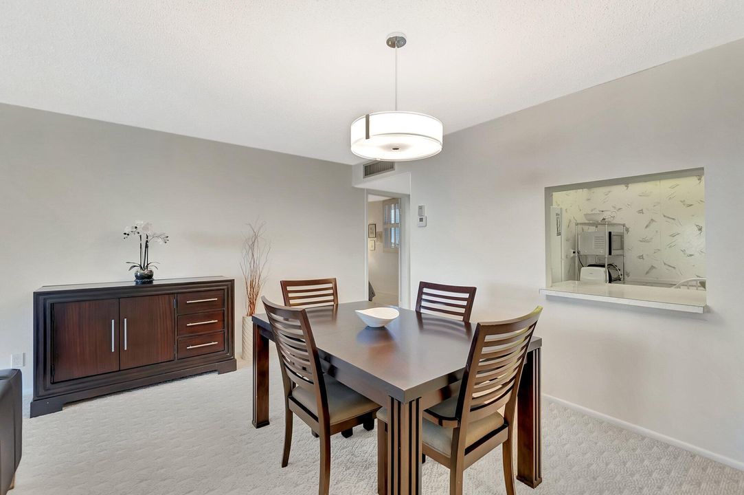 For Sale: $245,500 (2 beds, 2 baths, 1300 Square Feet)