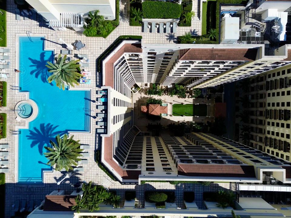 На продажу: $3,000,000 (2 спален, 2 ванн, 2156 Квадратных фут)