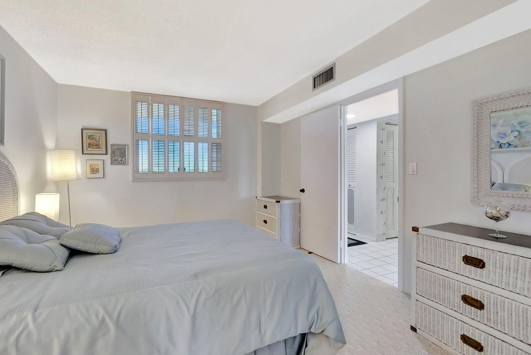 For Sale: $245,500 (2 beds, 2 baths, 1300 Square Feet)