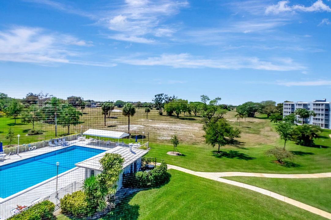 For Sale: $245,500 (2 beds, 2 baths, 1300 Square Feet)