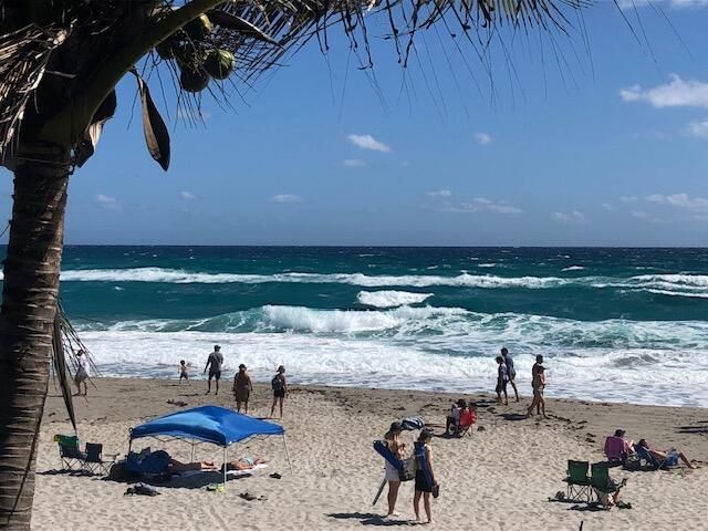 For Sale: $245,500 (2 beds, 2 baths, 1300 Square Feet)