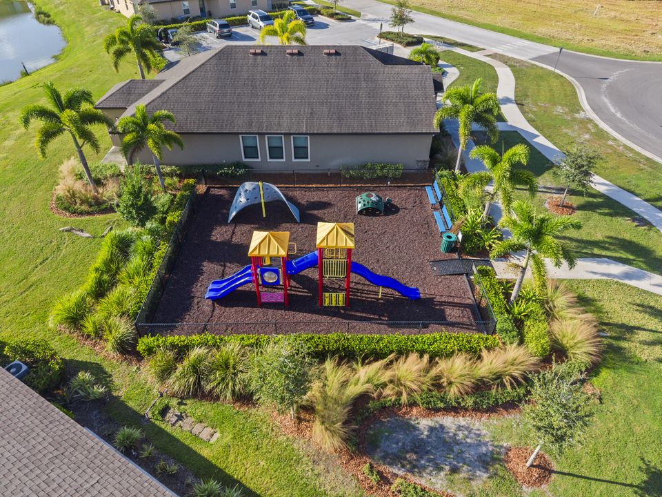 For Sale: $385,000 (3 beds, 2 baths, 1542 Square Feet)