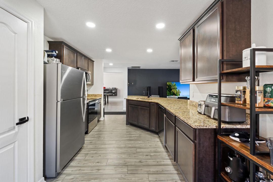 For Sale: $385,000 (3 beds, 2 baths, 1542 Square Feet)