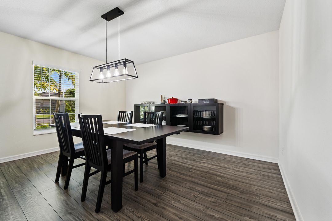 For Sale: $385,000 (3 beds, 2 baths, 1542 Square Feet)