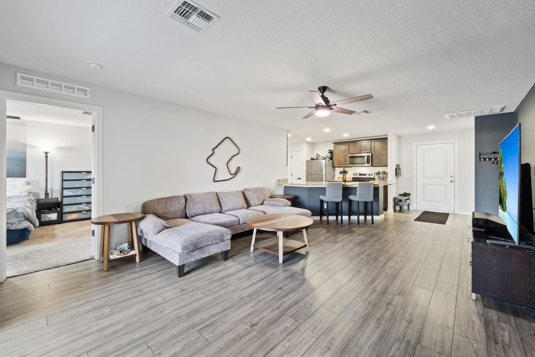 For Sale: $385,000 (3 beds, 2 baths, 1542 Square Feet)