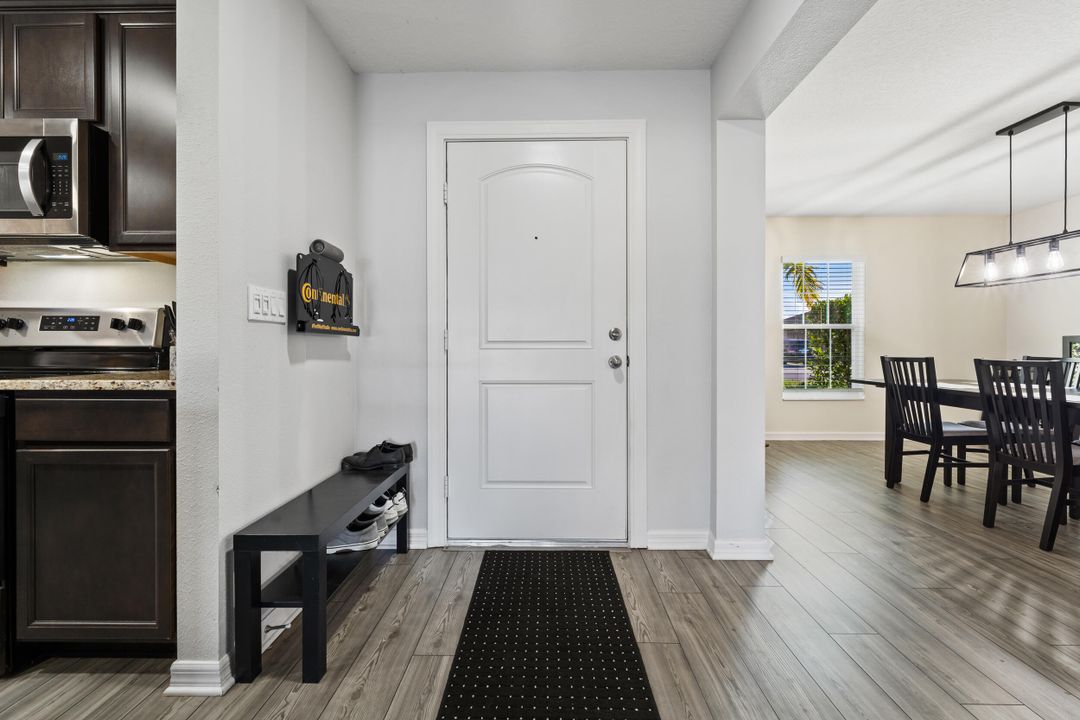 For Sale: $385,000 (3 beds, 2 baths, 1542 Square Feet)