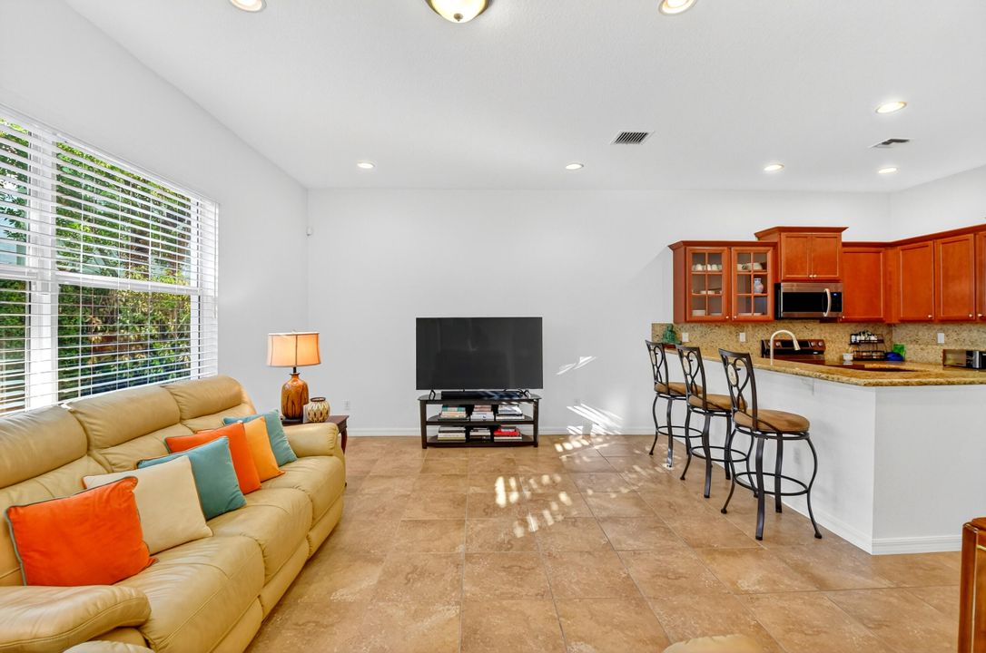 For Sale: $725,000 (3 beds, 2 baths, 2094 Square Feet)