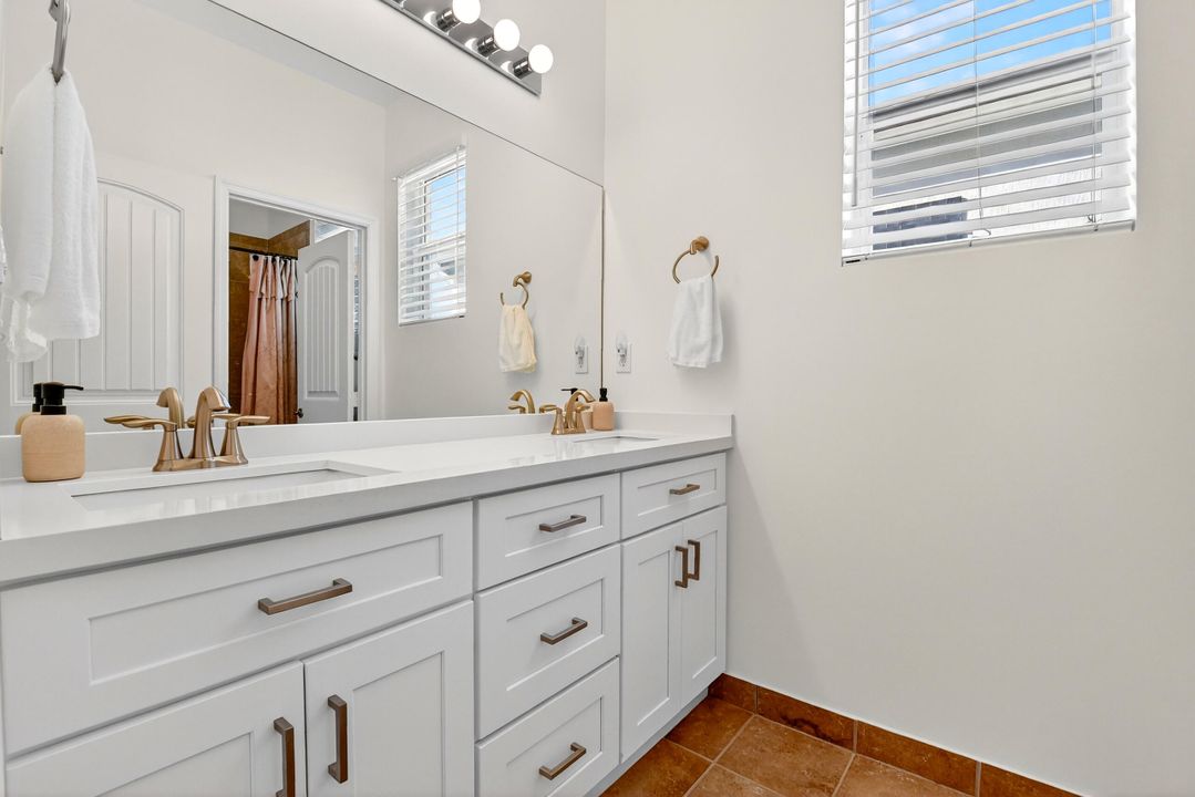 For Sale: $725,000 (3 beds, 2 baths, 2094 Square Feet)