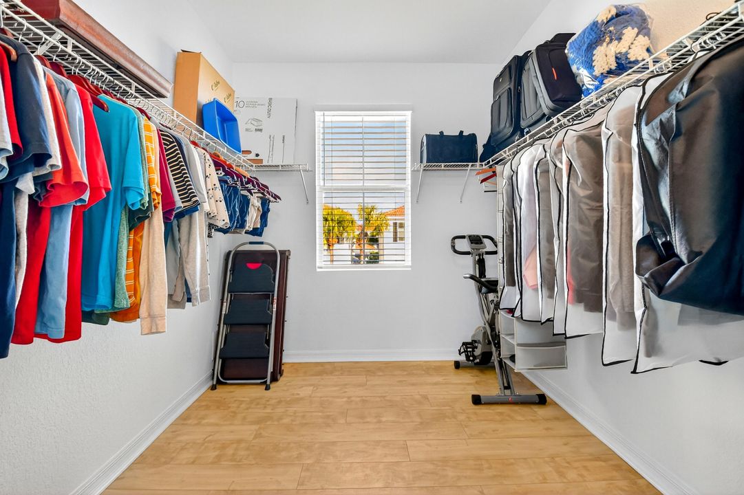 For Sale: $725,000 (3 beds, 2 baths, 2094 Square Feet)