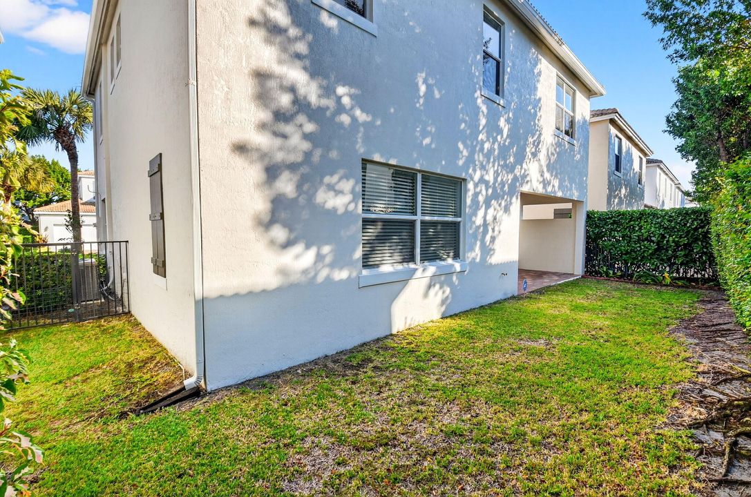 For Sale: $725,000 (3 beds, 2 baths, 2094 Square Feet)