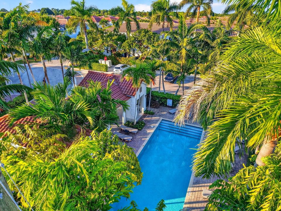 For Sale: $725,000 (3 beds, 2 baths, 2094 Square Feet)