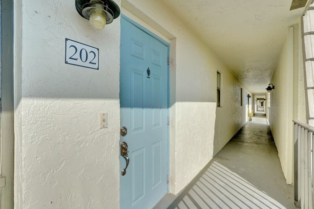 En Venta: $275,000 (2 camas, 2 baños, 1247 Pies cuadrados)