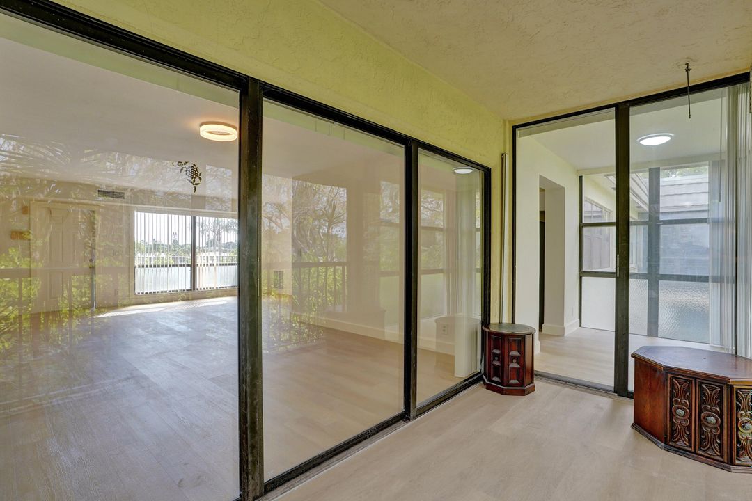 En Venta: $275,000 (2 camas, 2 baños, 1247 Pies cuadrados)