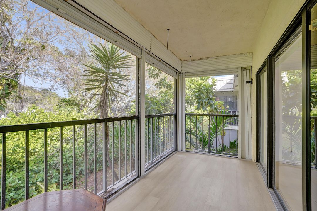 En Venta: $275,000 (2 camas, 2 baños, 1247 Pies cuadrados)