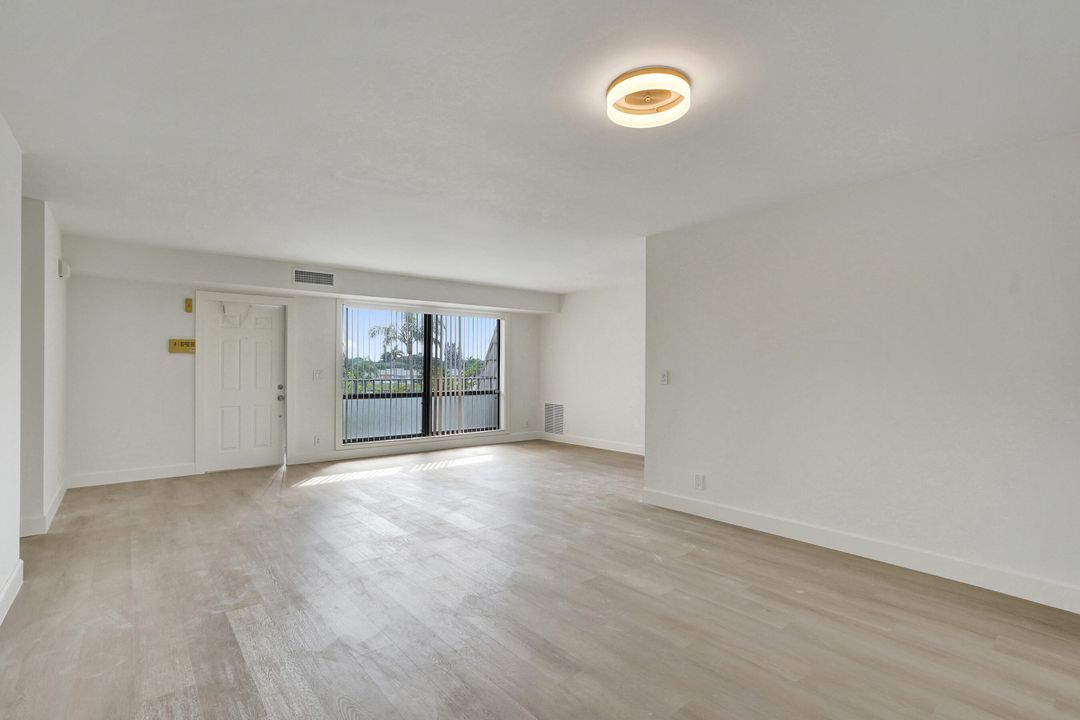 En Venta: $275,000 (2 camas, 2 baños, 1247 Pies cuadrados)