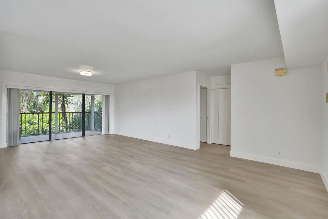 En Venta: $275,000 (2 camas, 2 baños, 1247 Pies cuadrados)