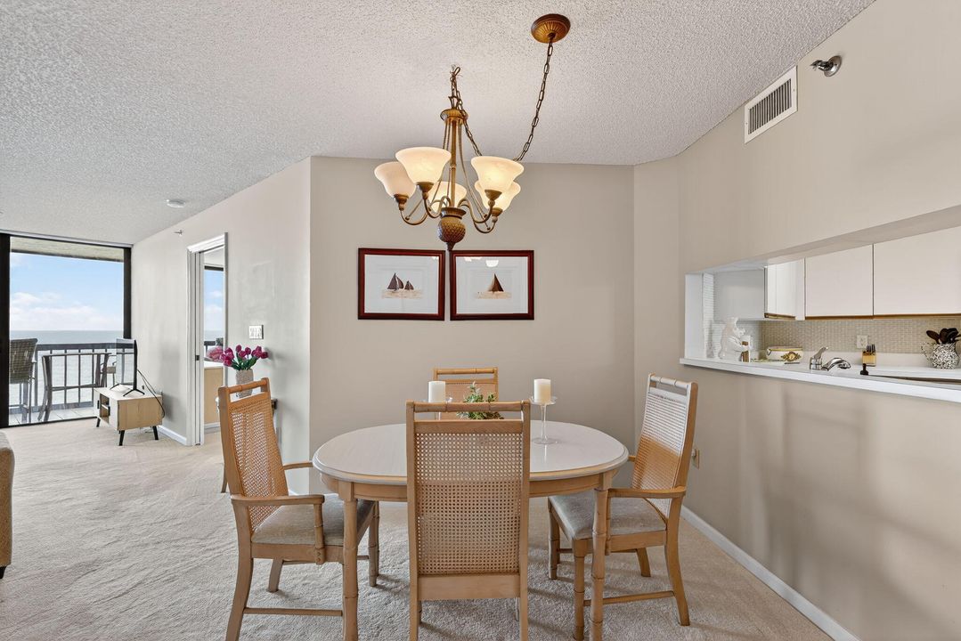 待售: $550,000 (2 贝兹, 2 浴室, 1228 平方英尺)