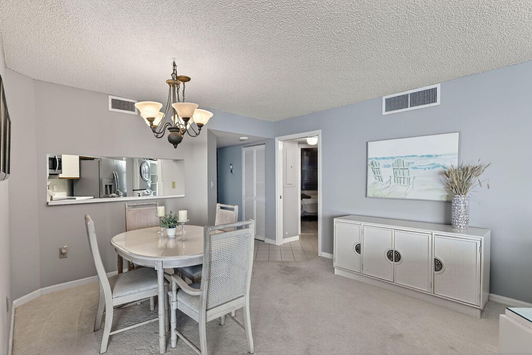 待售: $550,000 (2 贝兹, 2 浴室, 1228 平方英尺)