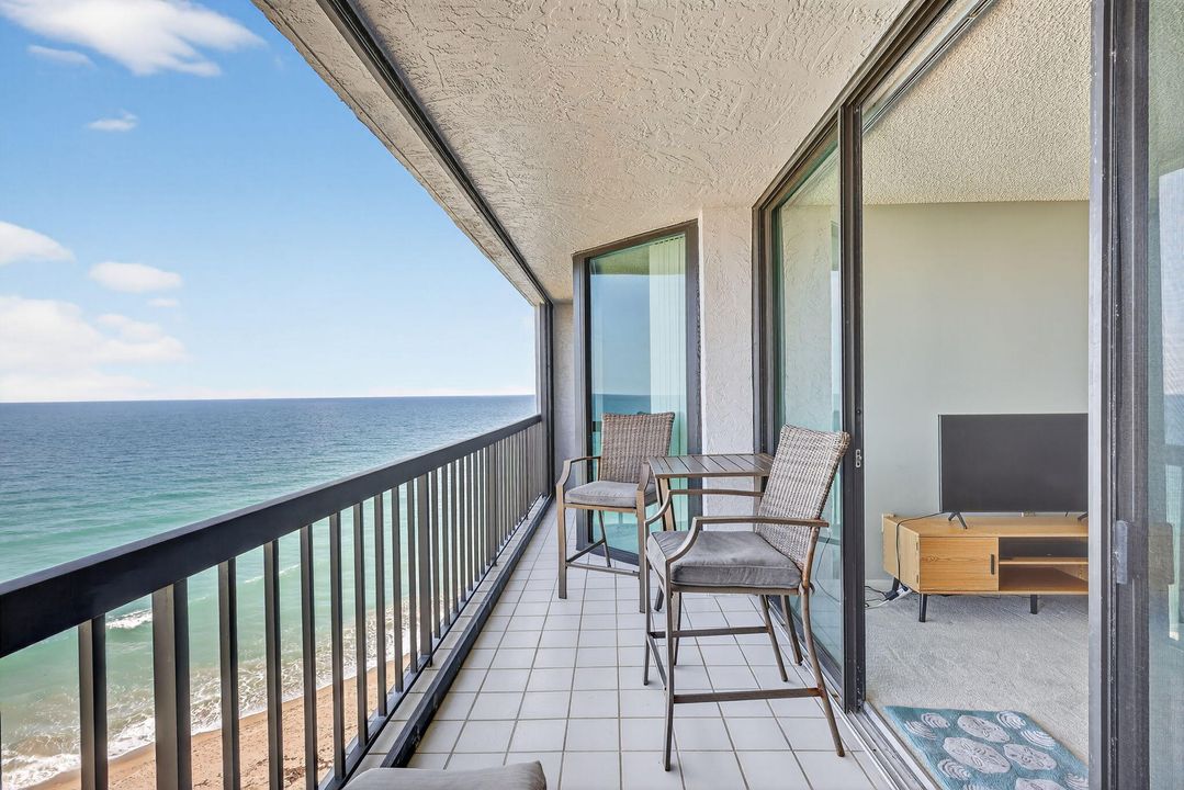 待售: $550,000 (2 贝兹, 2 浴室, 1228 平方英尺)