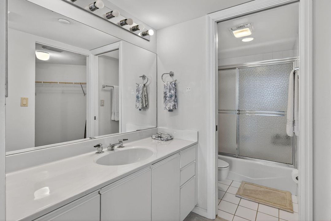 待售: $550,000 (2 贝兹, 2 浴室, 1228 平方英尺)