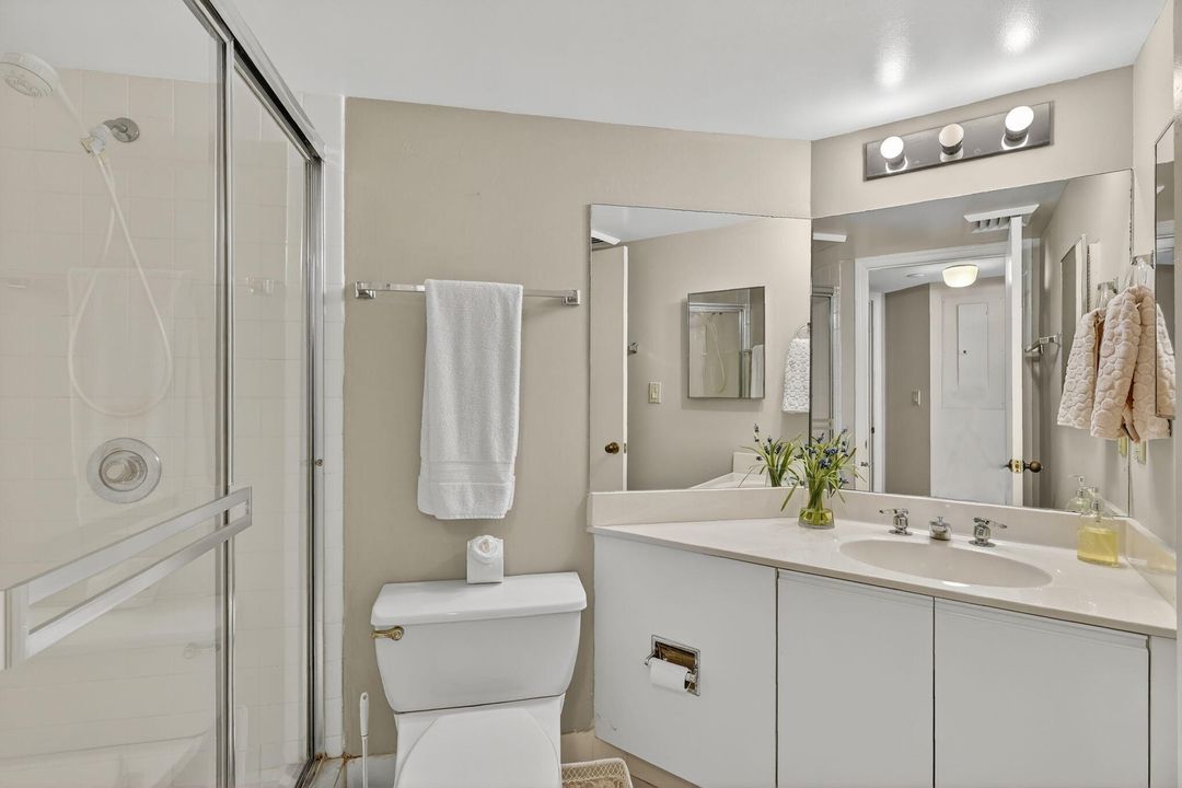 待售: $550,000 (2 贝兹, 2 浴室, 1228 平方英尺)