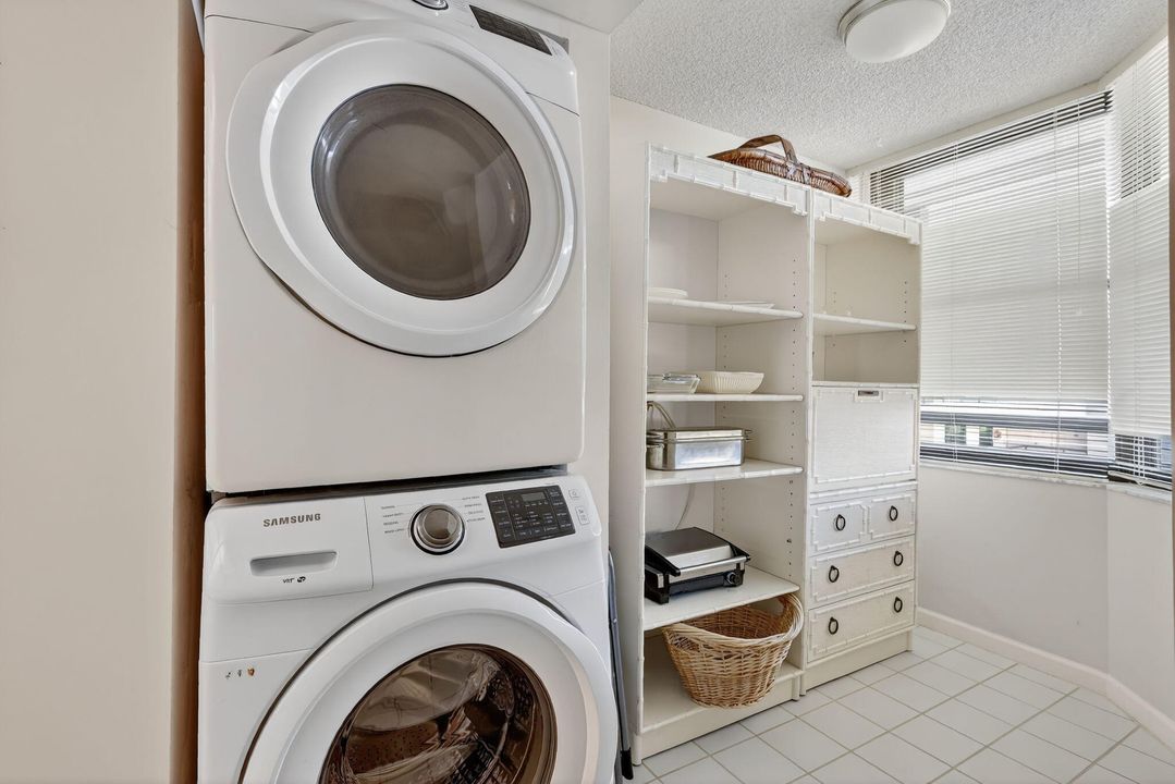 待售: $550,000 (2 贝兹, 2 浴室, 1228 平方英尺)